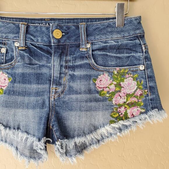 American Eagle Floral Embroidered Cutoff Shorts - Picture 4 of 9